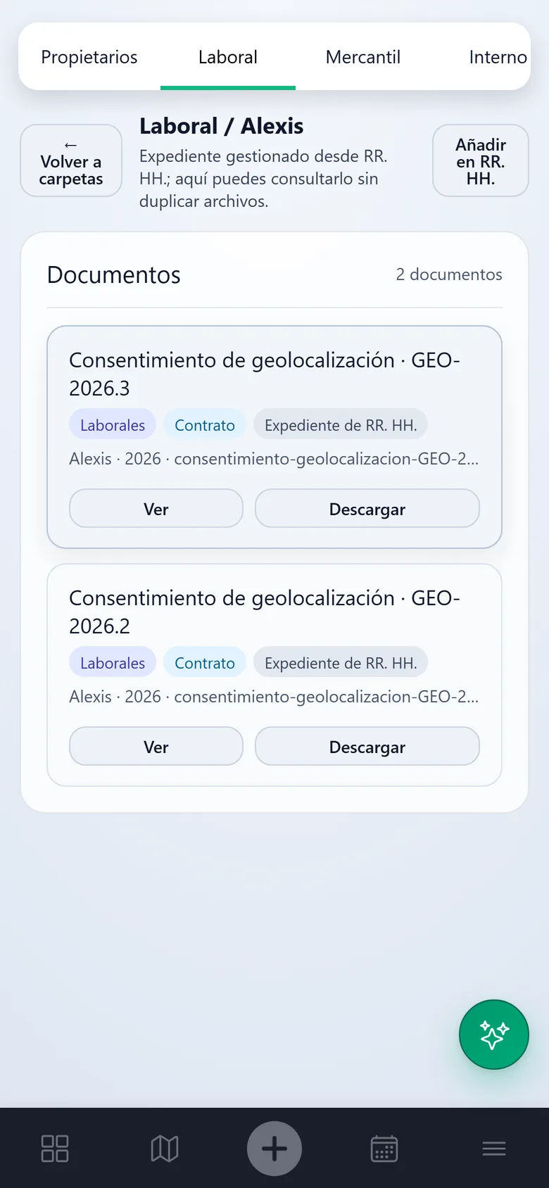 Carpeta laboral de un trabajador en el móvil, con sus documentos y los botones para verlos o descargarlos