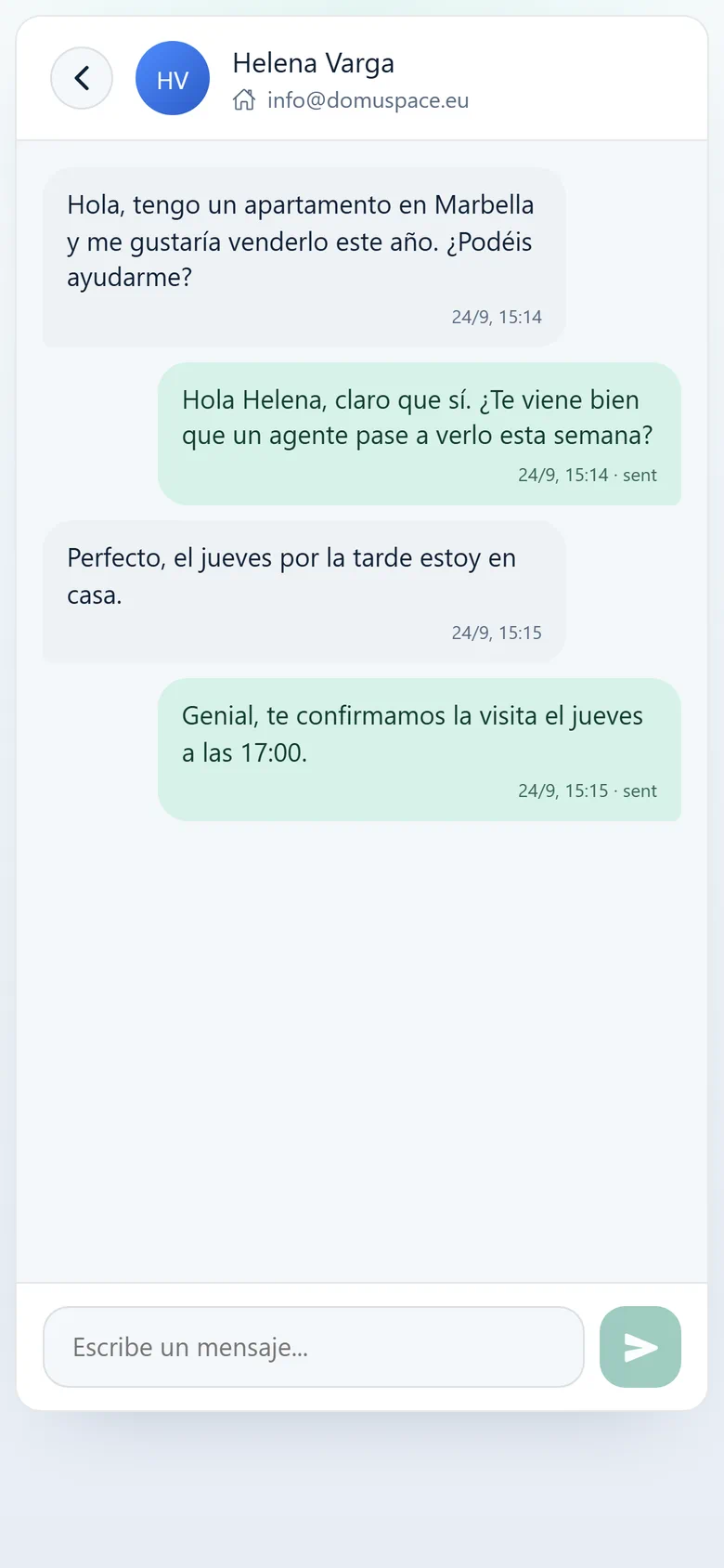 Conversación con una propietaria en el móvil: pregunta por la venta de su apartamento y el agente le confirma la visita